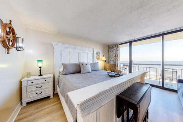 Studio with Pool View